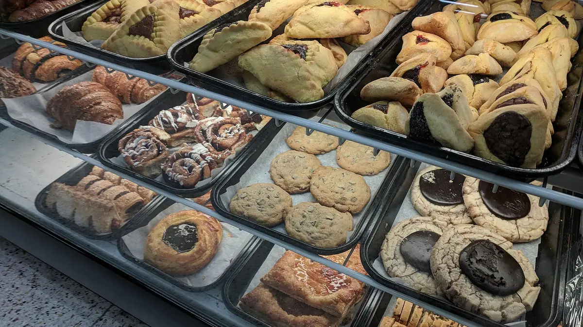 UK Watan Bakery – bakery in Rochdale town centre